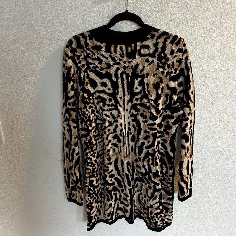 Chico’s Women’s Animal Print Long Sleeve Sweater Dress

Size 2 (12) - Picture 2 of 8